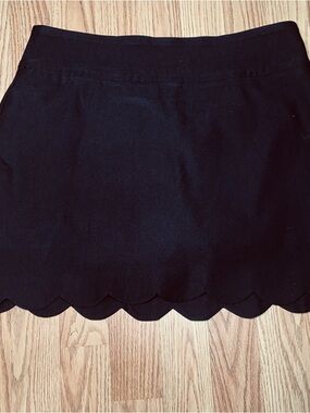Crown & Ivy Black Mini Skirt with Scalloped Hem Size 10P